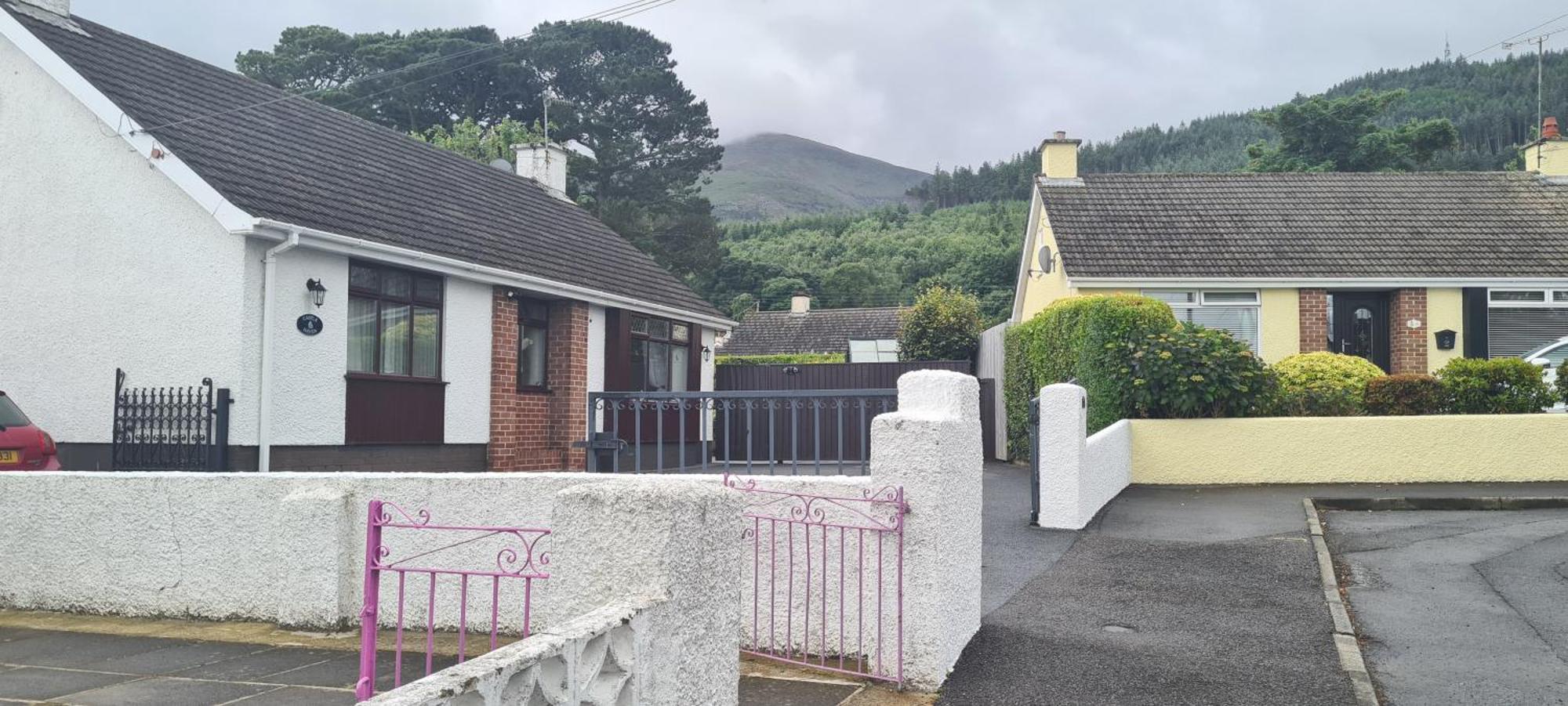 Mourne Hikers' Cottage Newcastle  Exteriér fotografie